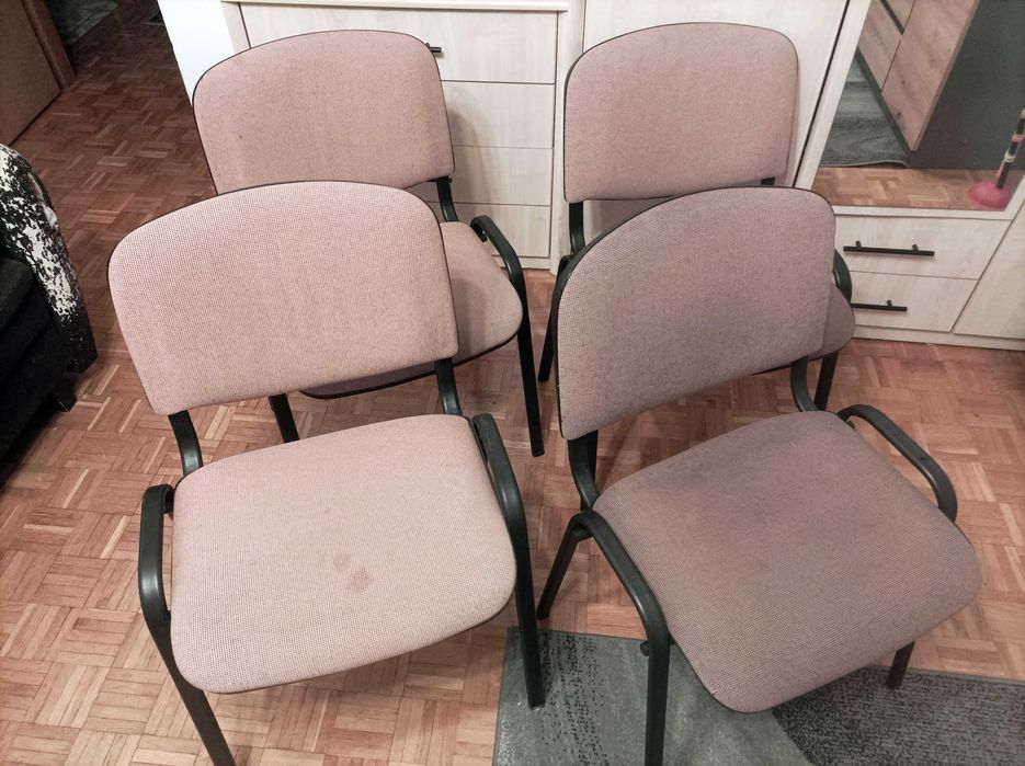 4 krzesła konferencyjne brązowe za 120 PLN firma nowy styl