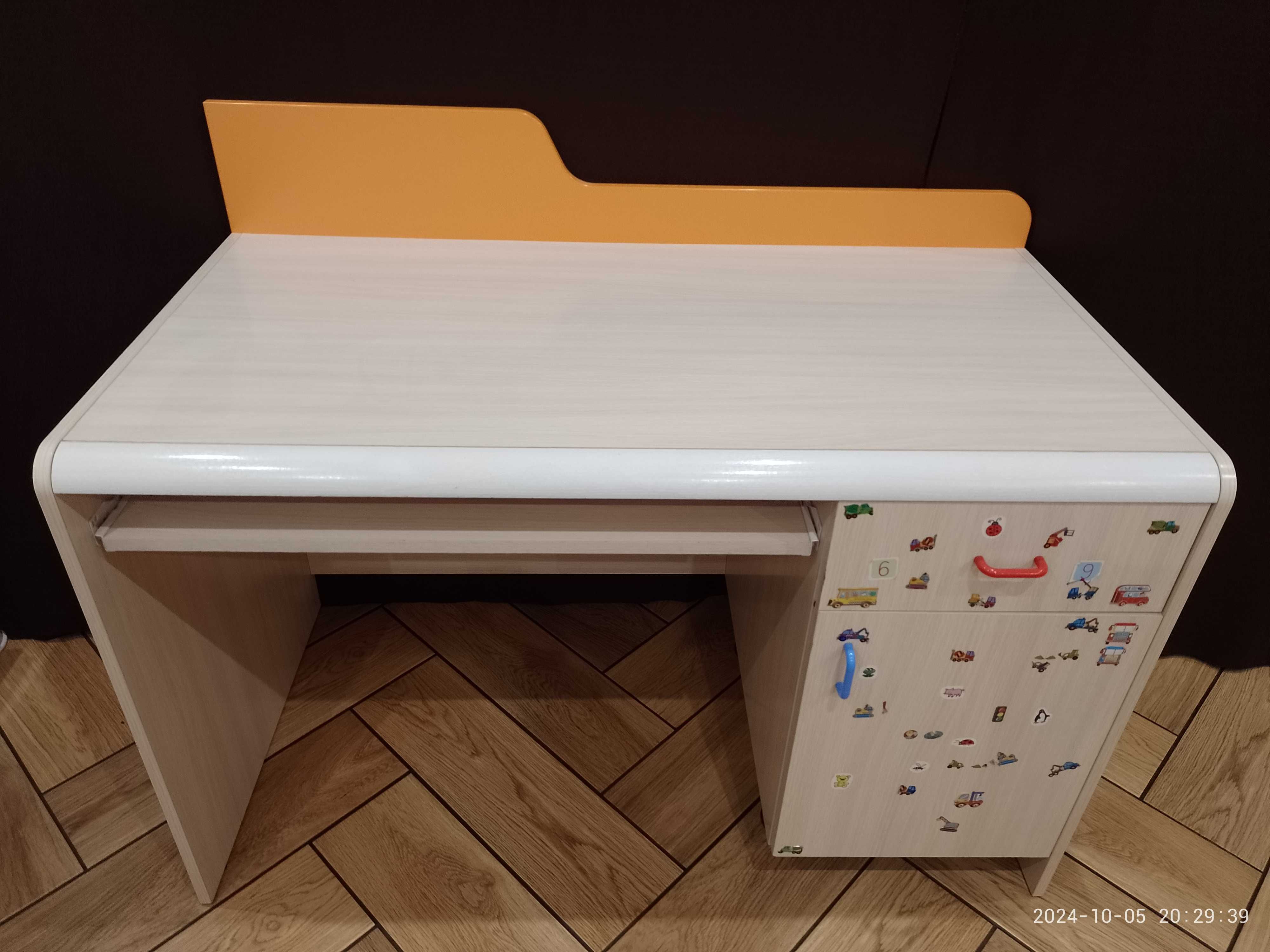 Komplet mebli do pokoju dziecięcego -ciekawe, pojemne, zadbane +biurko