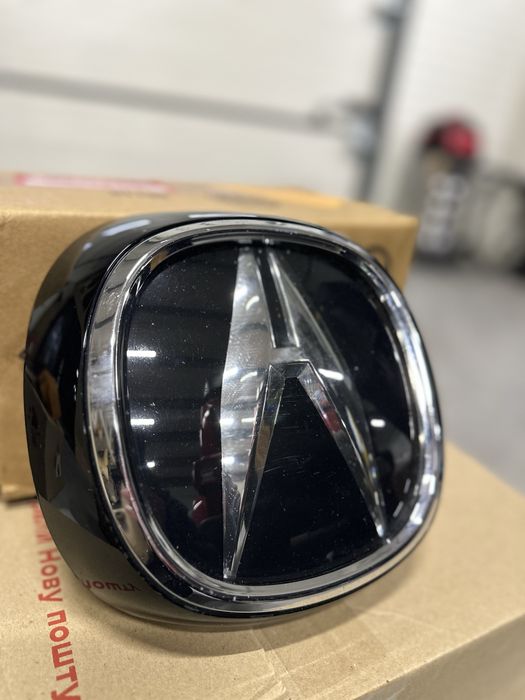 Передня емблема/значок Acura RDX 2018-