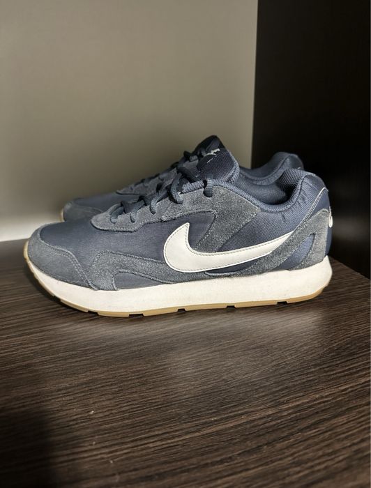 Кроссовки Nike Delfine 42 размер 26.5СМ