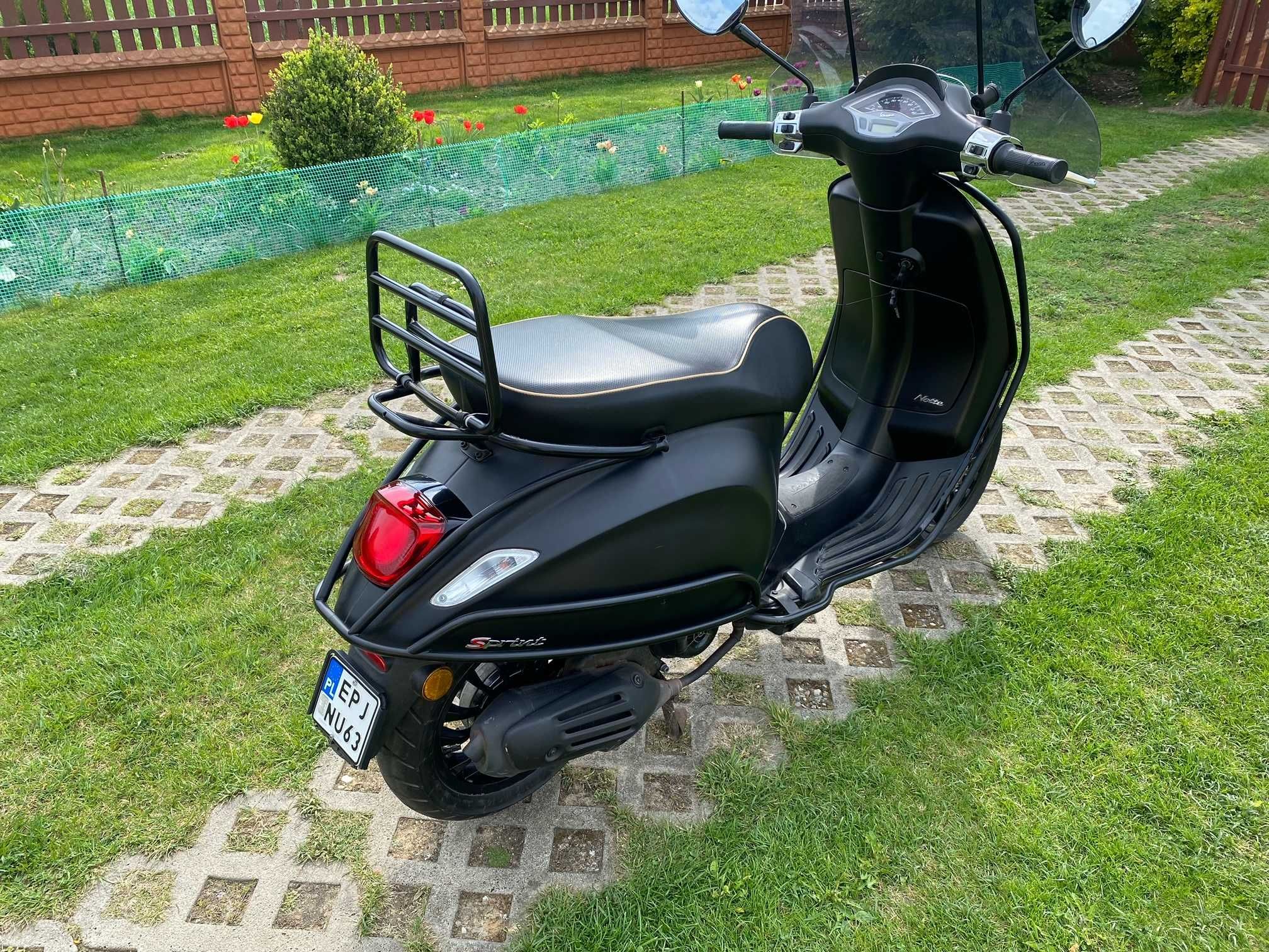 Vespa Sprint 50 Notte