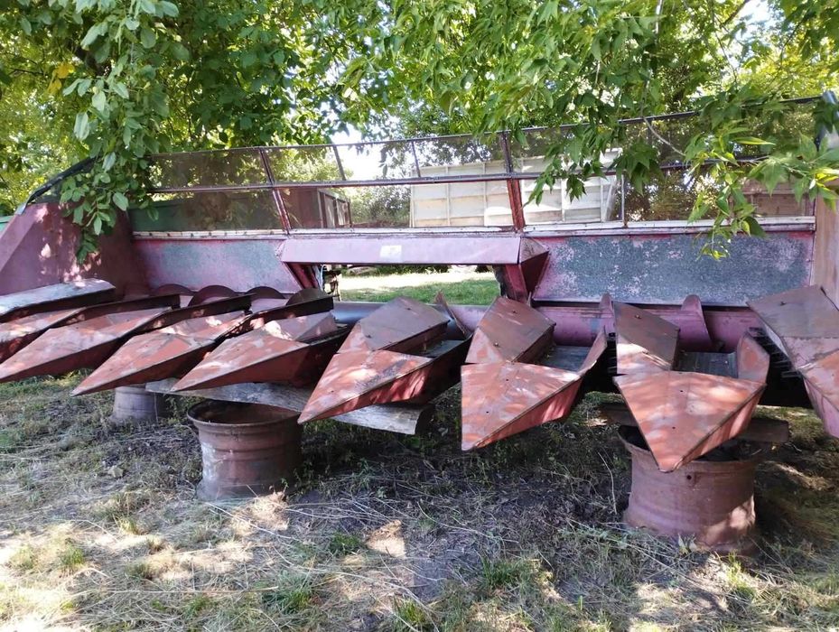 Комбайн КЗС-9-1 "СЛАВУТИЧ"