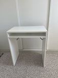 Secretária branca compacta / Compact white desk