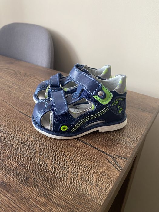 Sandałki dziecięce