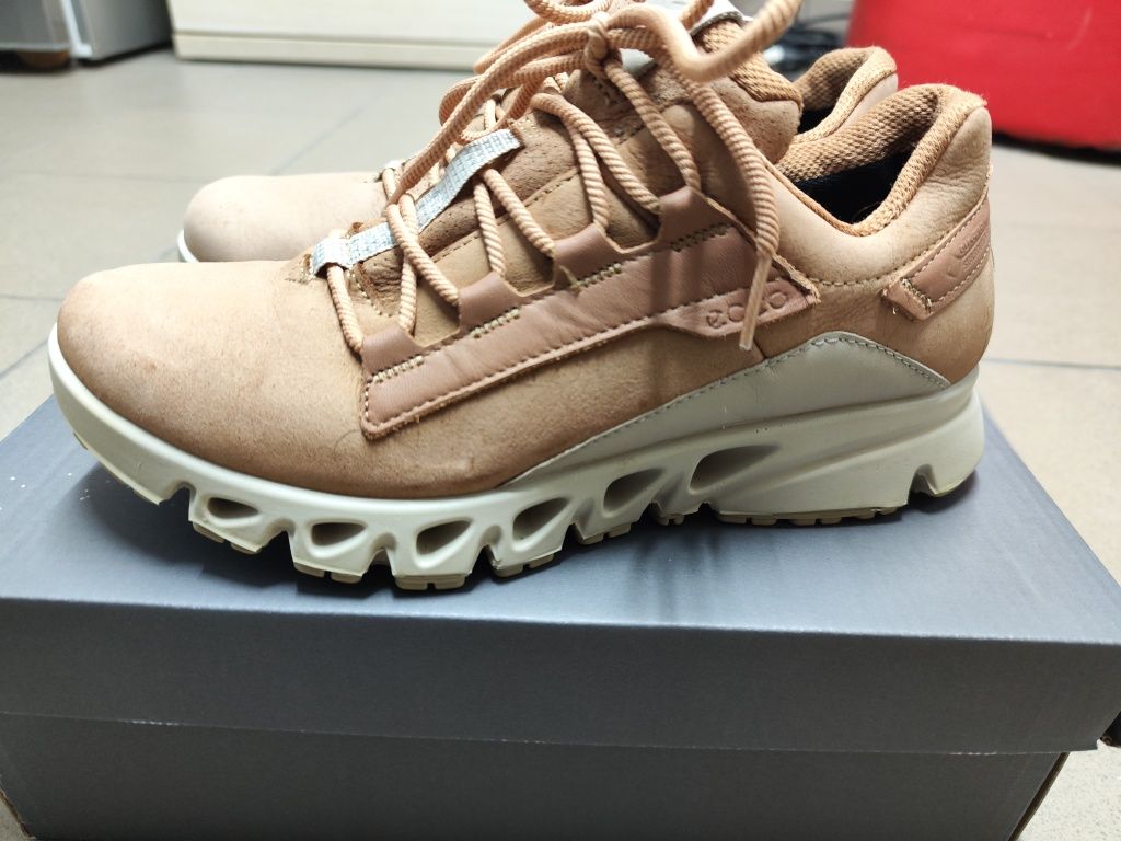Buty Ecco Multi-Vent rozmiar 38 Low Gtxs Nub