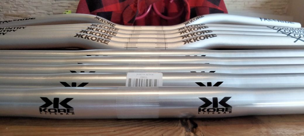 Nowa Kore Litebar 560 x 25,4 Silver Kierownica Retro MTB Srebrna