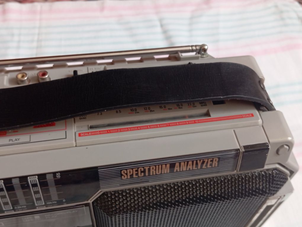 Продам магнитолу Sharp WQ-T251