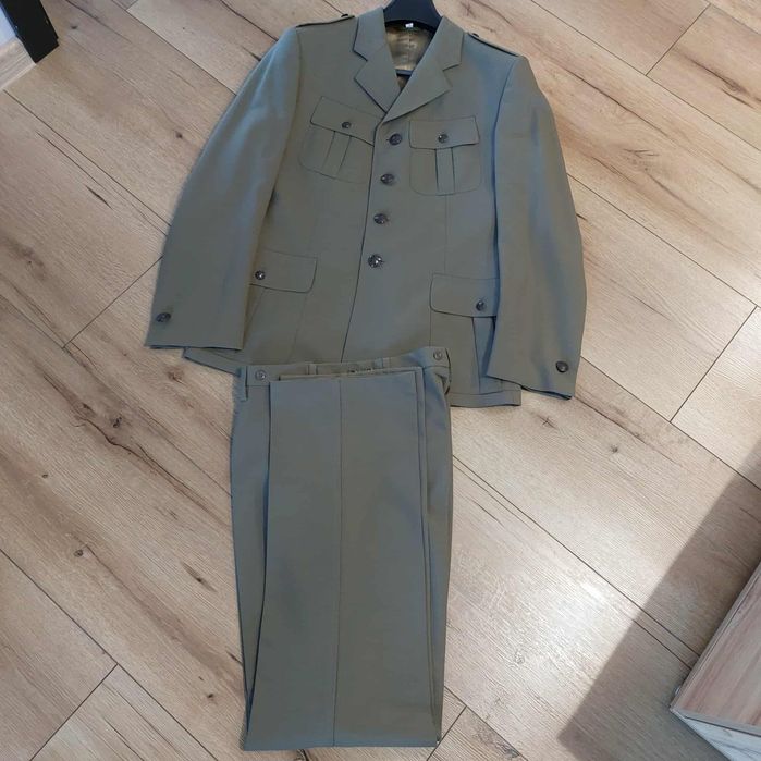 Mundur galowy wojsk lądowych używabt