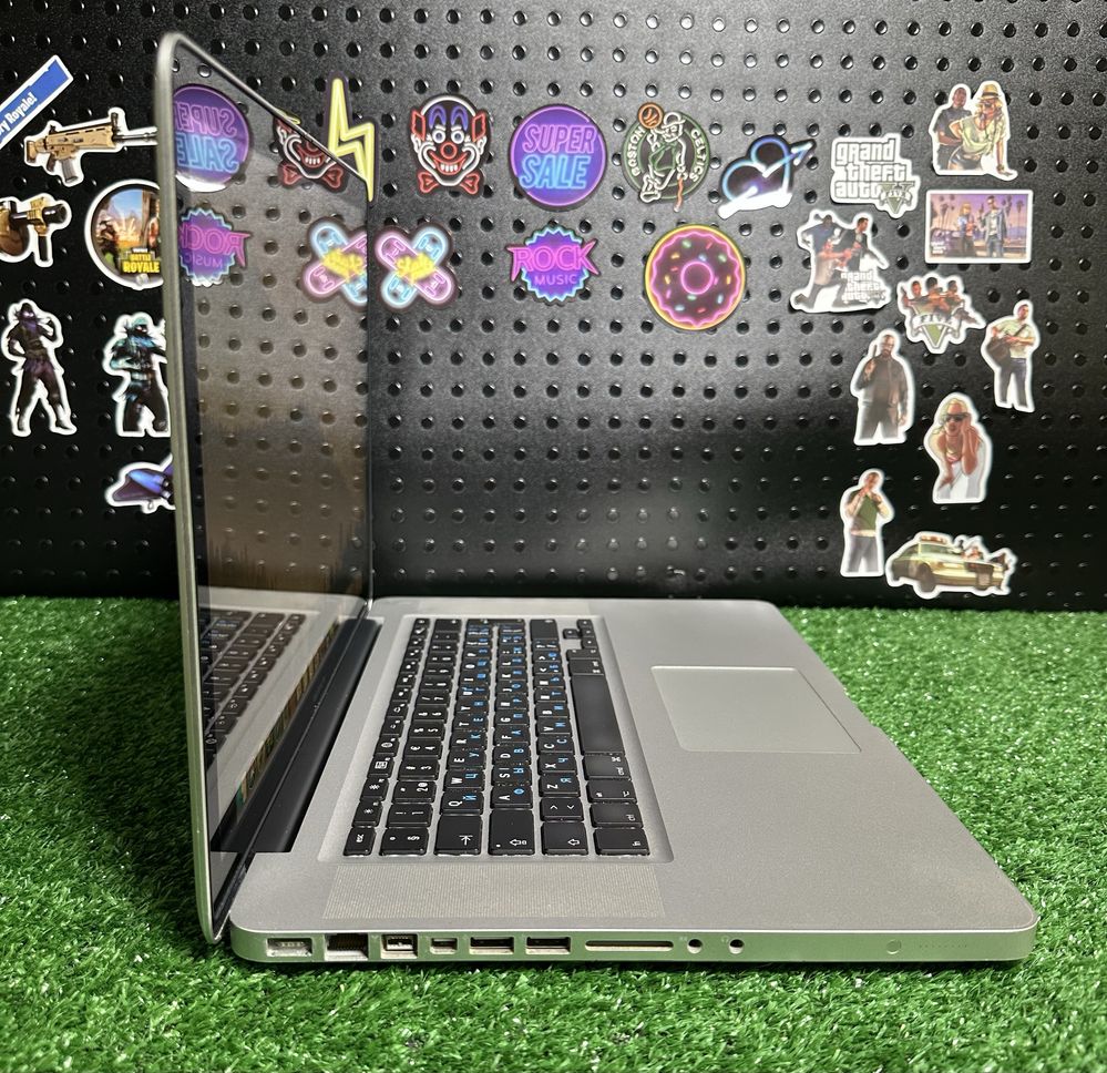 Apple MacBoo Pro 2010 (A1286) 15.4’’ Core i5 8GB ОЗУ/120GB SSD (r2013)