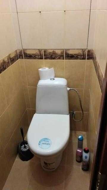 Продам 2 к.із.кв. поряд метро, вул.Гв.Широнінців. 28500 дол.