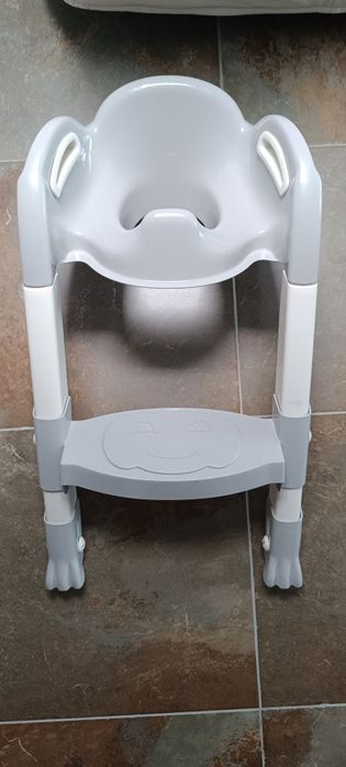 Adaptador/redutor com escadas dobrável para sanita -infantil