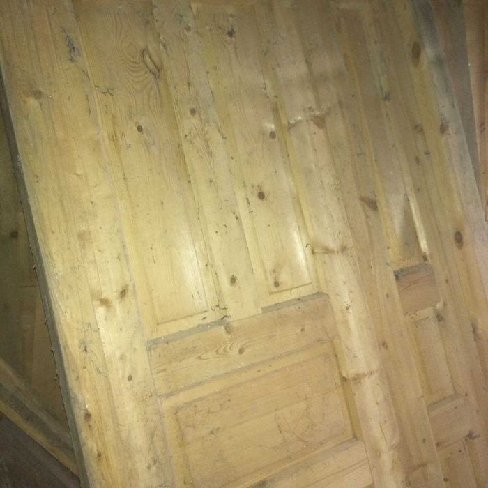 Двери деревянные новые