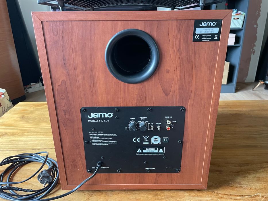 Subwoofer aktywny Jamo J12L