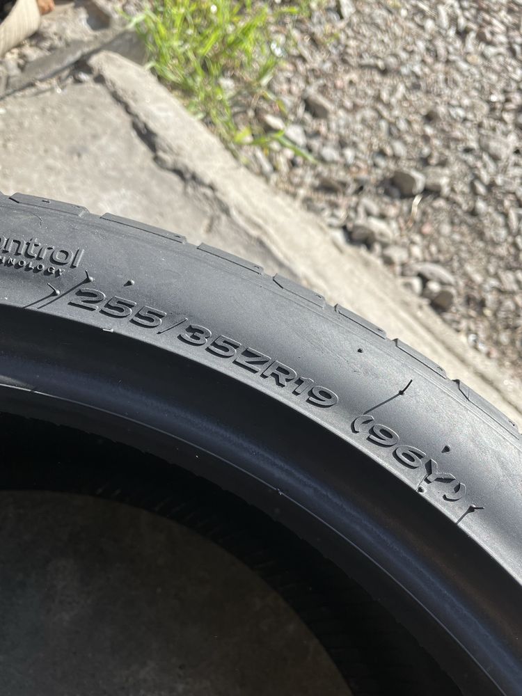 255/35/19 R19 Hankook Ventus S1 Evo3 (Korea)