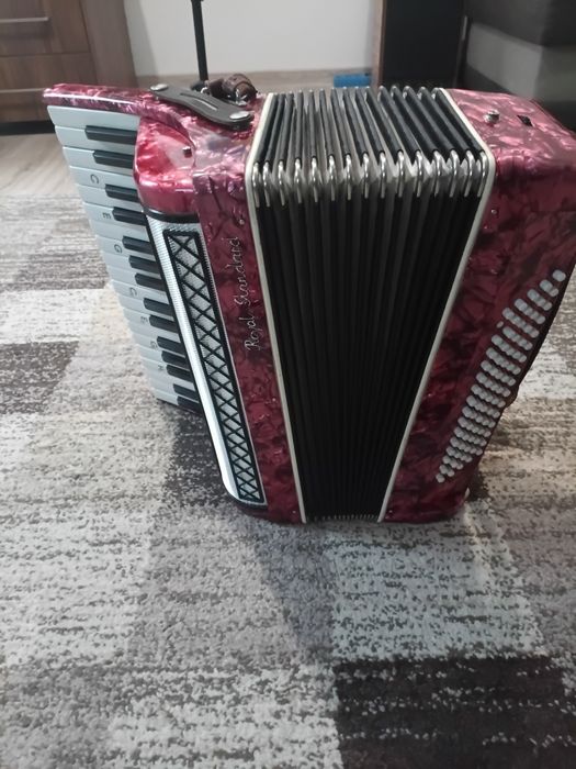 Akordeon 80 basów dla osoby poczatkujacej