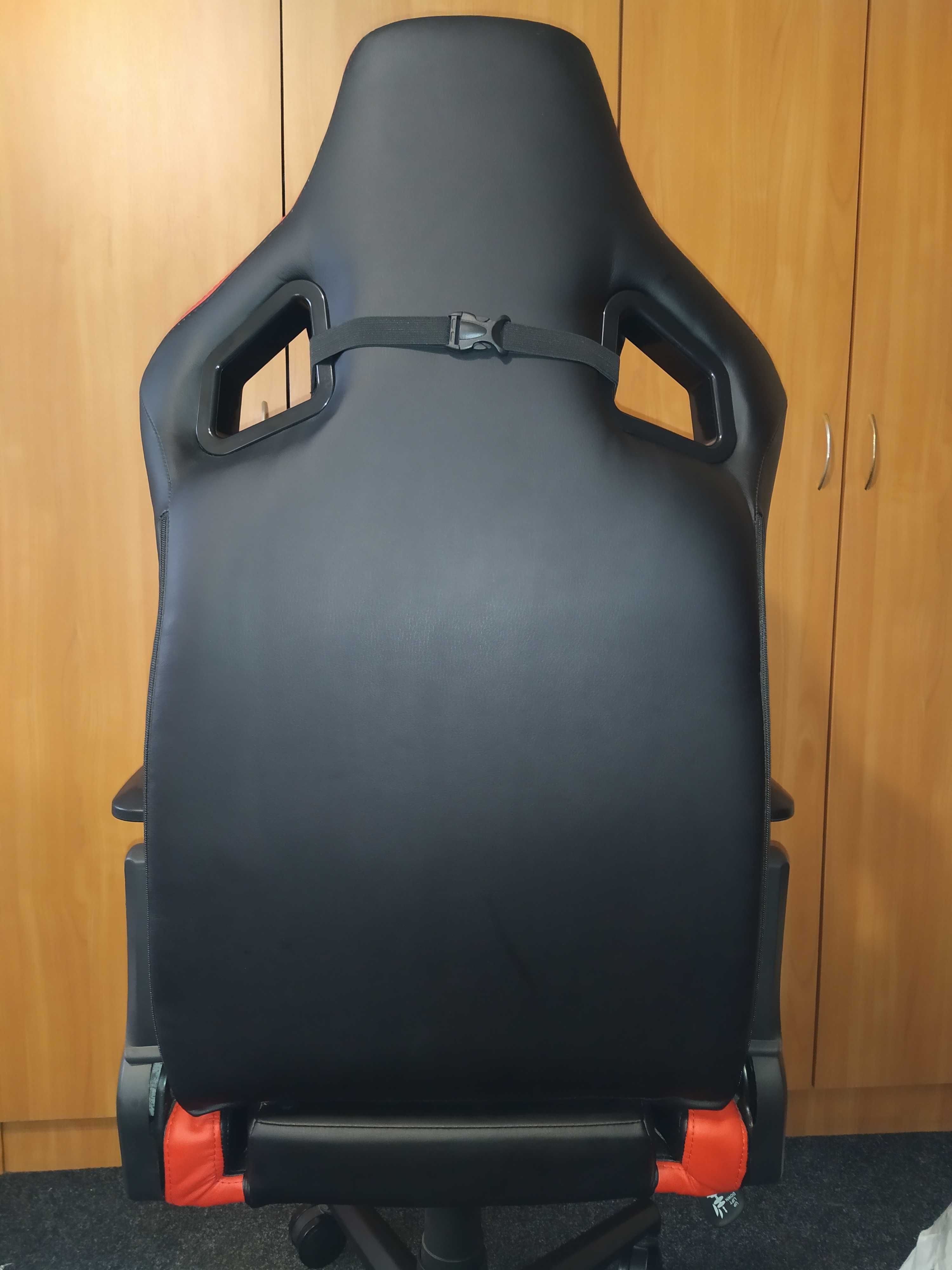 Крісло HEXTER PRO R4D TILT MB70 ECO/01 BLACK/RED геймерське.
