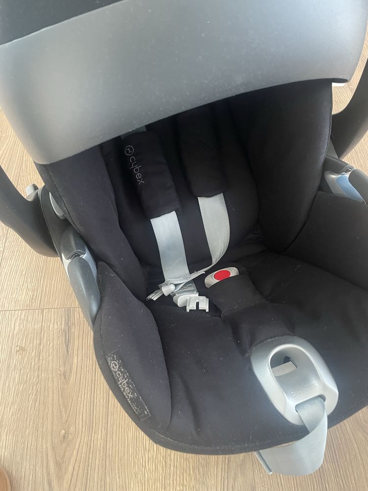 Carrinho bebe e ovo Cybex praticamente novo