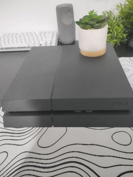 sprzedam PlayStation 4 fat