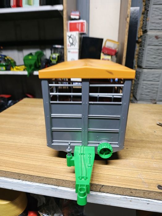 Bruder przyczepa do przewozu zwierząt