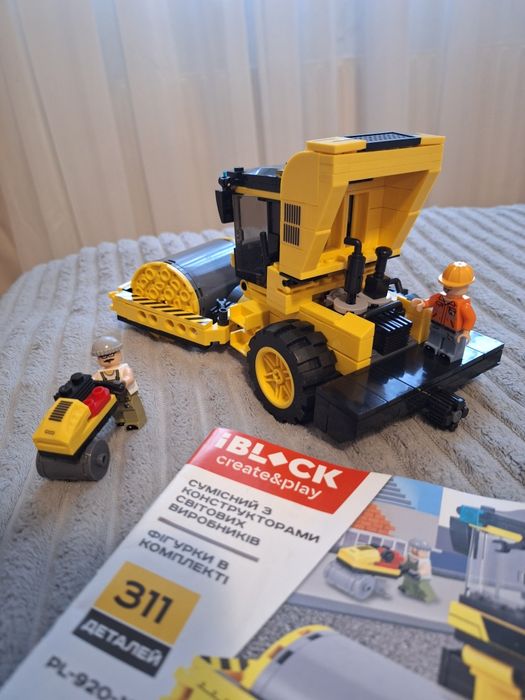 Duży zestaw klocków typu lego technika budowlana dźwig samochód laweta