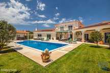 Casa de Campo T7 em Olho Marinho de 314,00 m2
