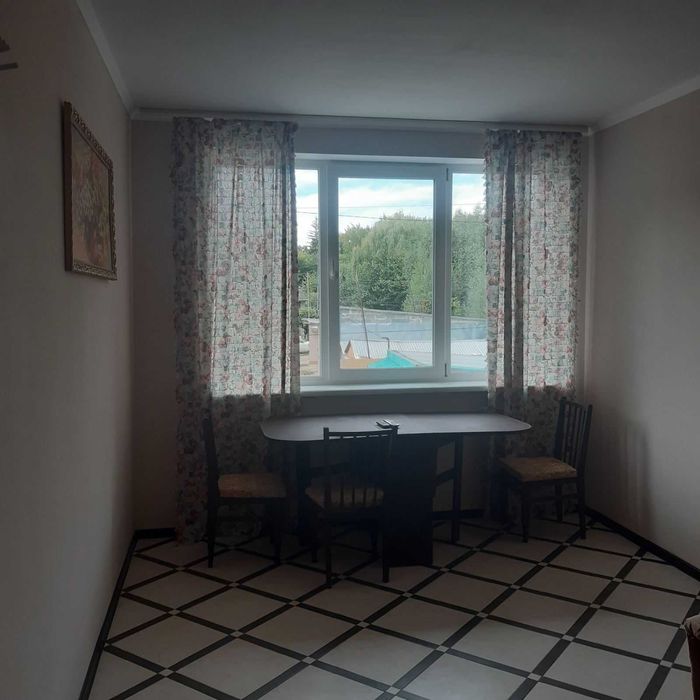 Продаються 2х кімнатна квартира на другому поверсі