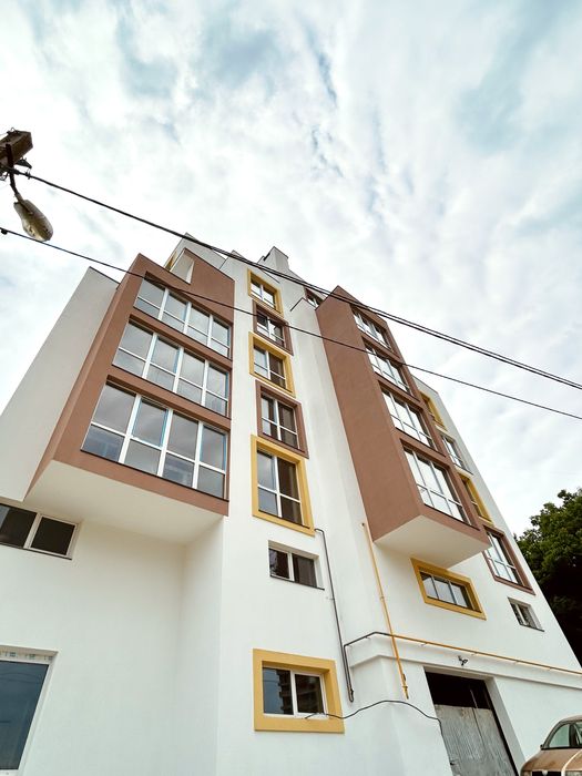 Продаж без комісій. Вул.Очеретяна 2 кім 75м