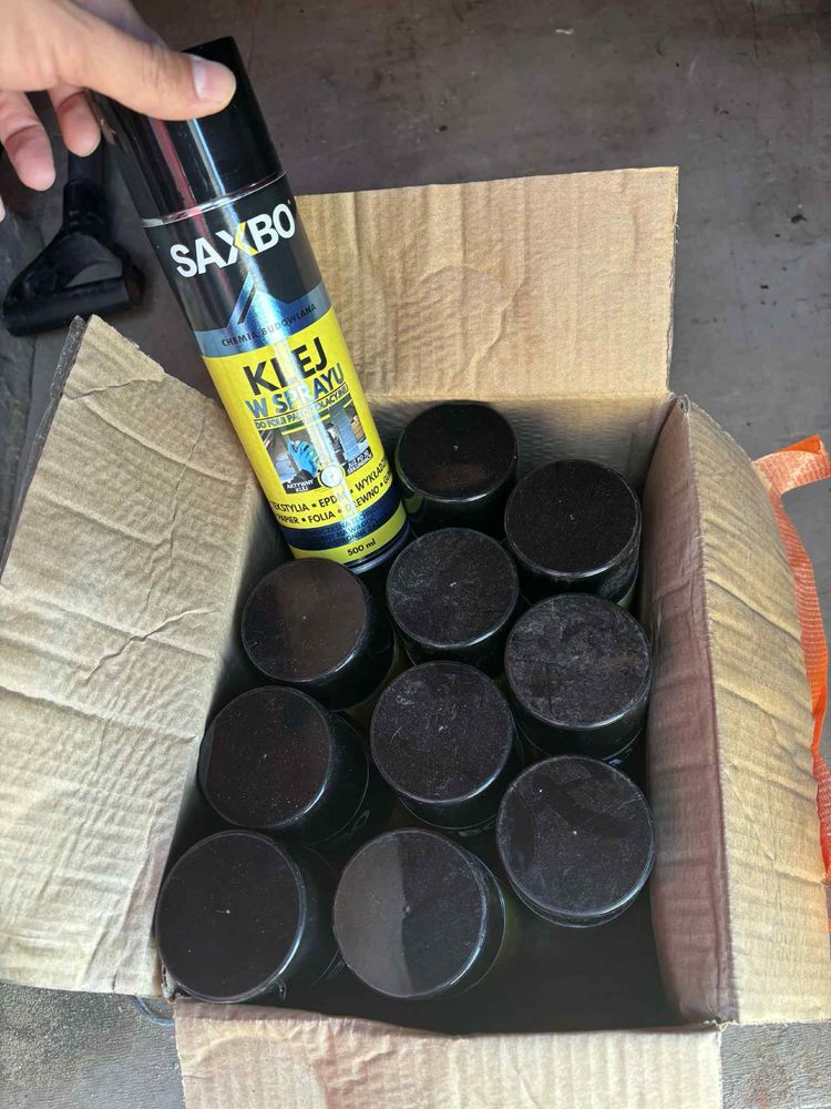Spray klej do paraizolacji