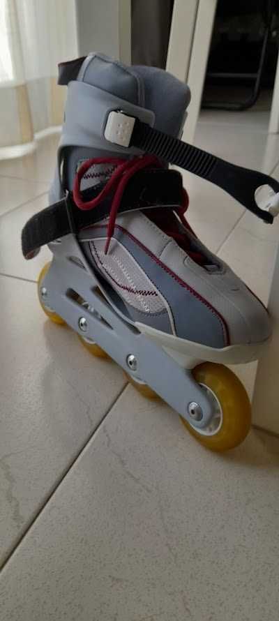 Patins em Linha Cinza