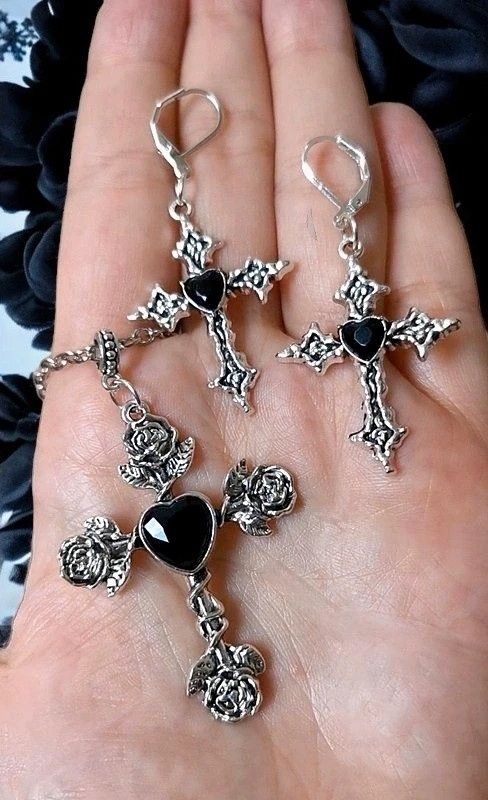 Komplet Biżuterii Srebrny Naszyjnik Kolczyki Czarne Serca Róże Gothic