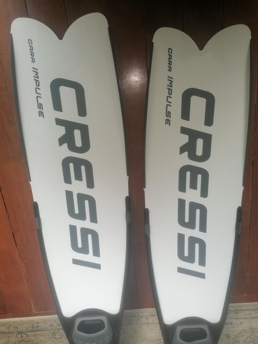 Barbatanas apneia ou caça submarina Cressi Gara Impulse 44-45 novas