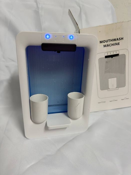 Automatyczny dozownik płynu do płukania jamy ustnej, bezdotykowy