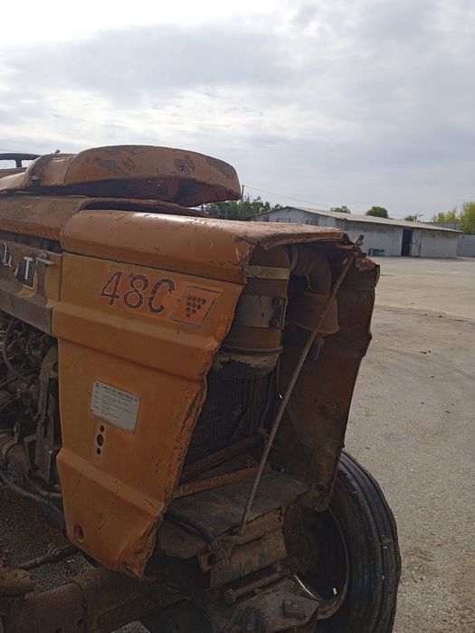 Vende-se trator Fiat 480