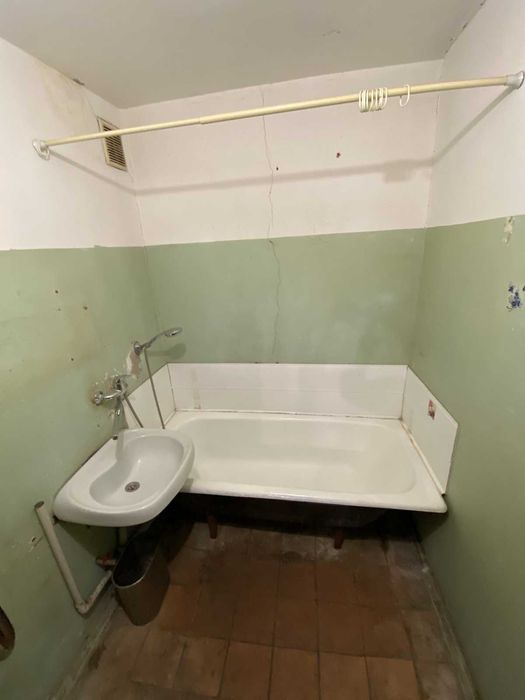 Продаж 3-кімнатної квартири на Таїрова по вул проспект Небесної Сотні