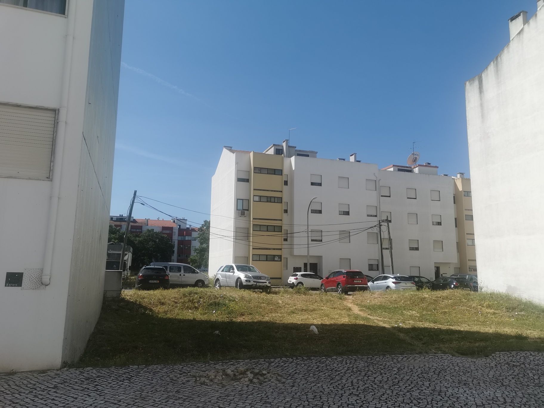 Terreno para construção de prédio com 12 apartamentos Alhos Vedros