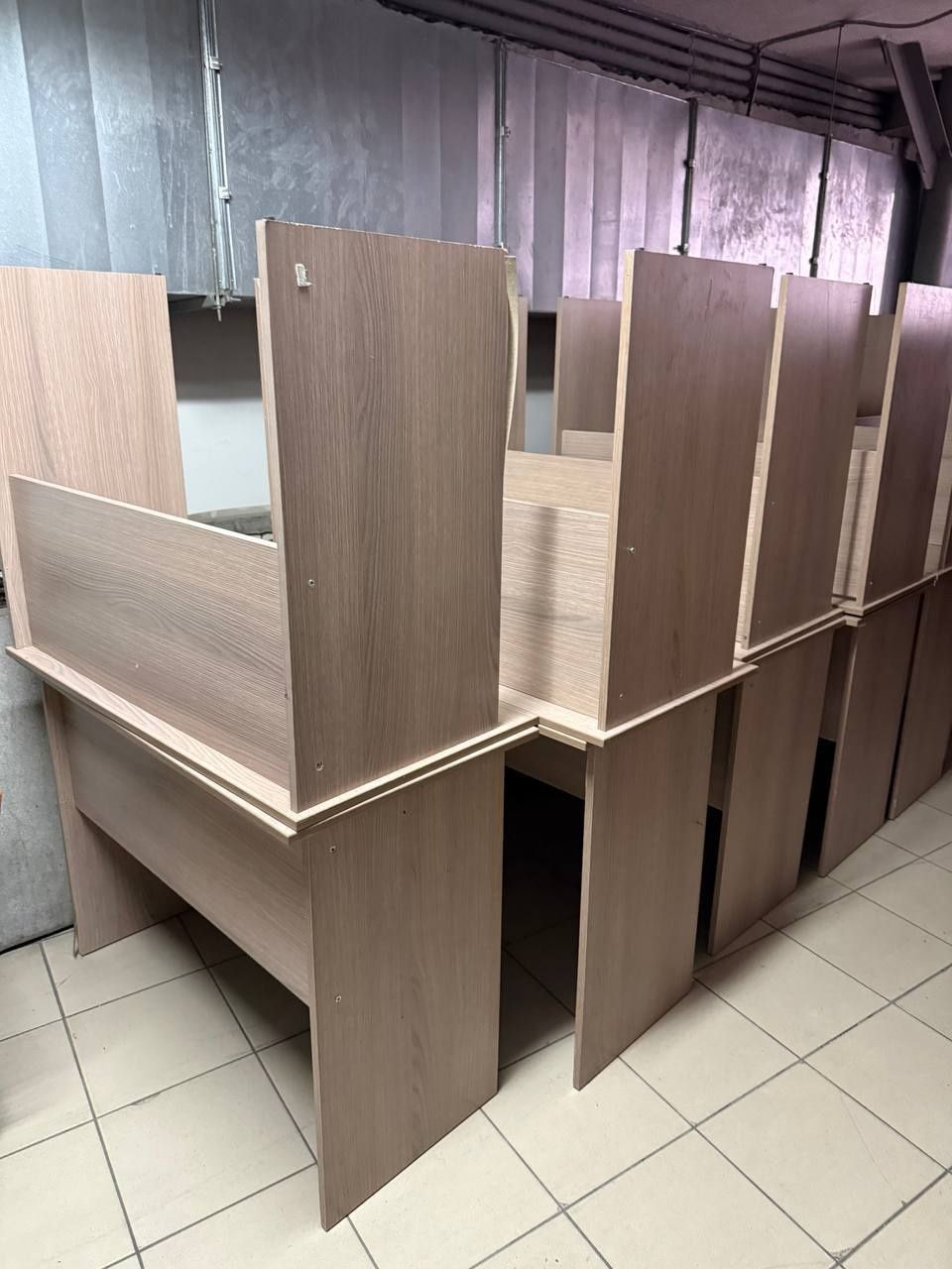 Продам меблі, стелажі полиці комоди крісла тумби столи дивани для каф