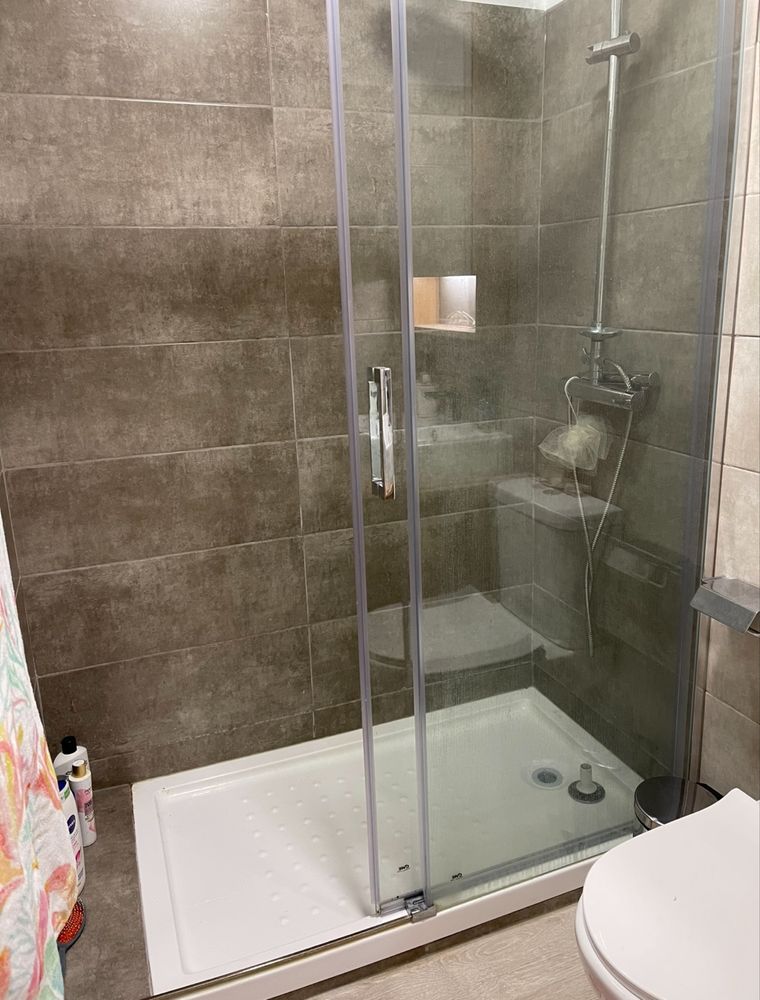 Quarto com WC - Santo Antonio Caparica