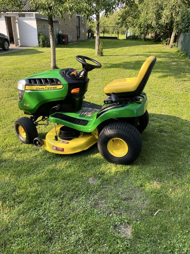 Kosiarka traktorek John Deere E120  20koni