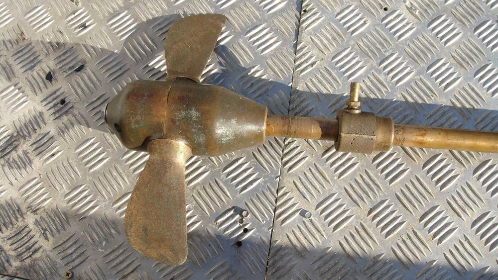 Śruba napędowa nastawna składana