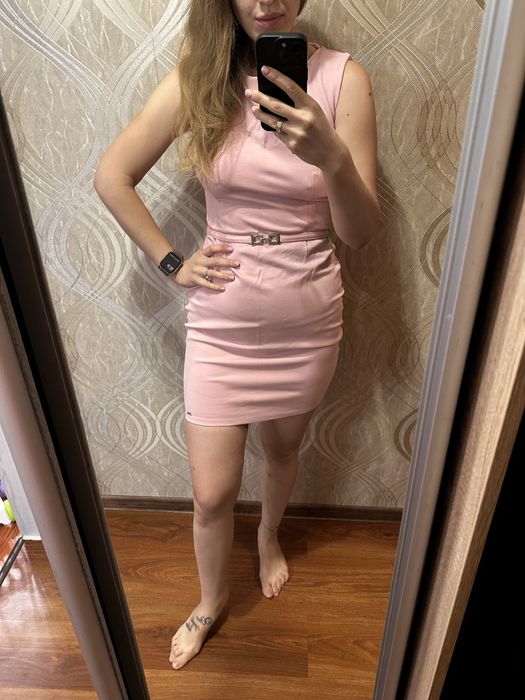 Класична рожева сукня