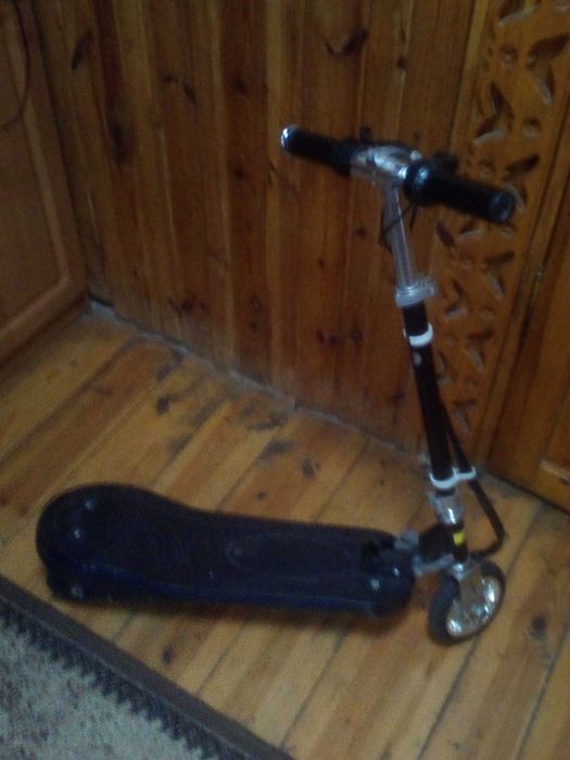 Самокат електричний 24в