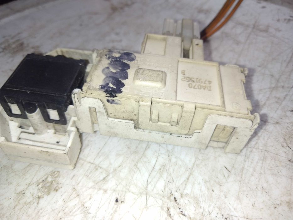 Sprzedam blokadę drzwiczek pralki