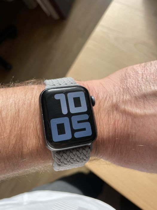 Apple Watch Series 5 40mm GPS+LTE, Space Gray Aluminum Case