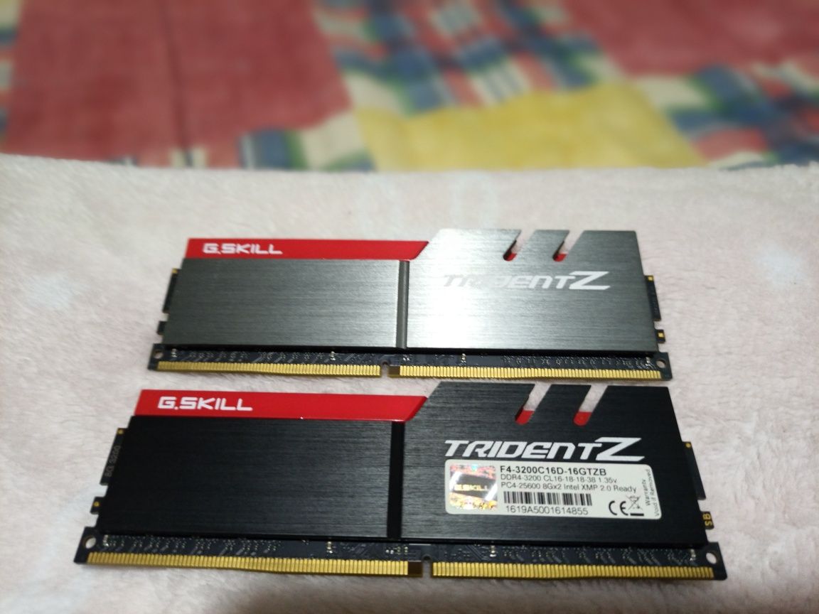 32GB TridentZ 3200MHz 2x16GB como novas