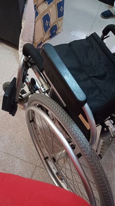 Cadeira rodas como nova