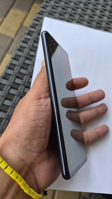 Samsung S20 FE продам