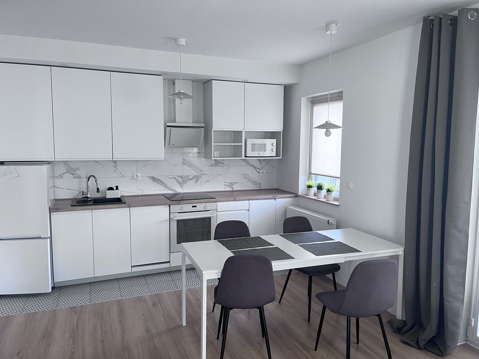 Dąbrówka. Trzypokojowe mieszkanie z ogrodem.