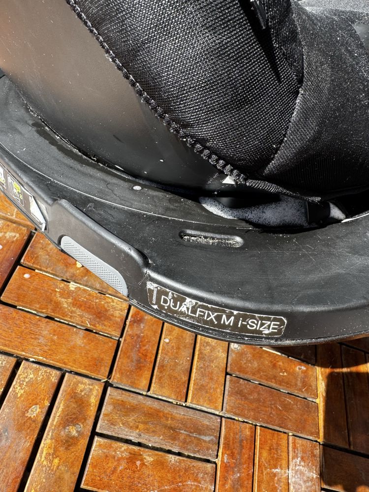 Britax romer dualfix M-size