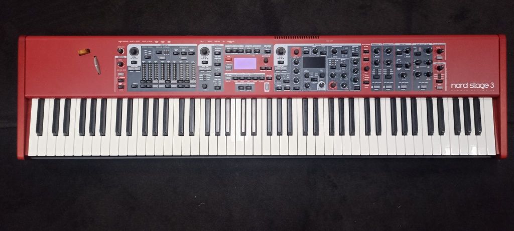 Nord Stage 3 88 teclas imaculado