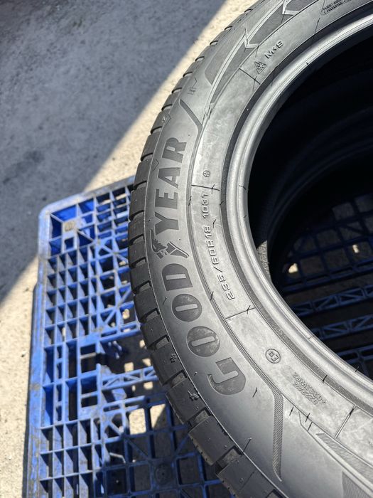 235/60 r18 Goodyear UltraGrip performance + 98% Резина зимняя